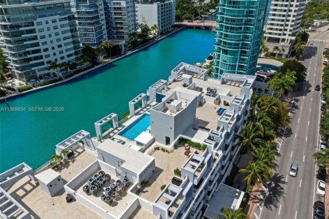 Condo in Miami Beach, Florida, 2 bedrooms  № 2063137 - photo 23