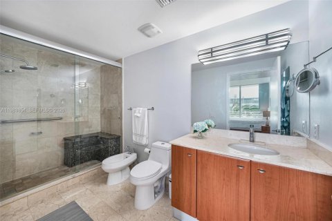Condo in Miami Beach, Florida, 2 bedrooms  № 2063137 - photo 28