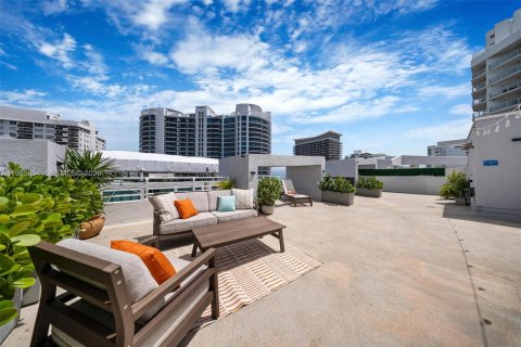 Condo in Miami Beach, Florida, 2 bedrooms  № 2063137