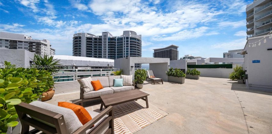 Condo in Miami Beach, Florida, 2 bedrooms  № 2063137