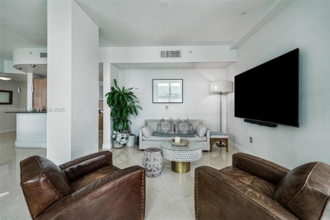 Condo in Miami Beach, Florida, 2 bedrooms  № 2063137 - photo 8