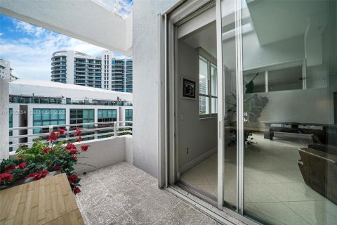 Condo in Miami Beach, Florida, 2 bedrooms  № 2063137 - photo 22
