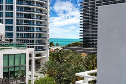 Condo in Miami Beach, Florida, 2 bedrooms  № 2063137 - photo 25