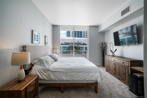Condo in Miami Beach, Florida, 2 bedrooms  № 2063137 - photo 26