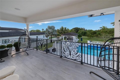 Villa ou maison à vendre à Miami, Floride: 8 chambres, 854.33 m2 № 1982061 - photo 30