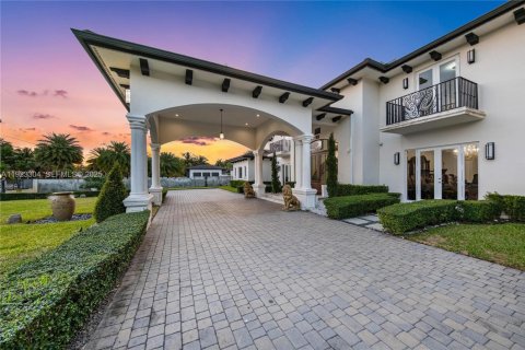 Villa ou maison à vendre à Miami, Floride: 8 chambres, 854.33 m2 № 1982061 - photo 7