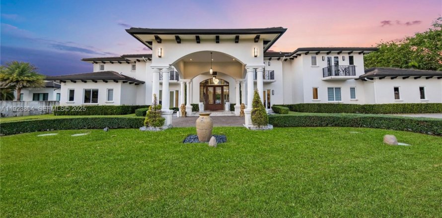 Villa ou maison à Miami, Floride 8 chambres, 854.33 m2 № 1982061