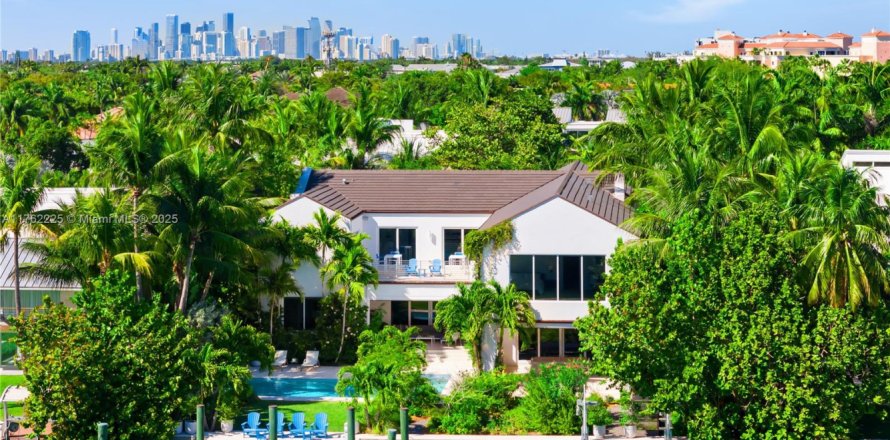 Villa ou maison à Key Biscayne, Floride 6 chambres, 746.1 m2 № 1863433