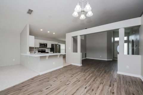 Casa en alquiler en Kissimmee, Florida, 3 dormitorios, 142.88 m2 № 1905269 - foto 6