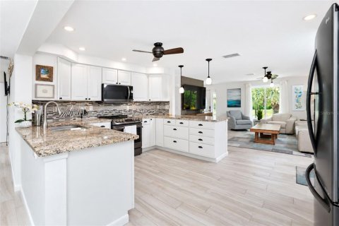 Copropriété à vendre à Englewood, Floride: 2 chambres, 122.26 m2 № 2408986 - photo 22
