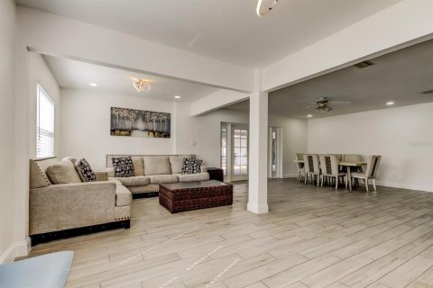Villa ou maison à vendre à Tampa, Floride: 4 chambres, 209.96 m2 № 1548544 - photo 9