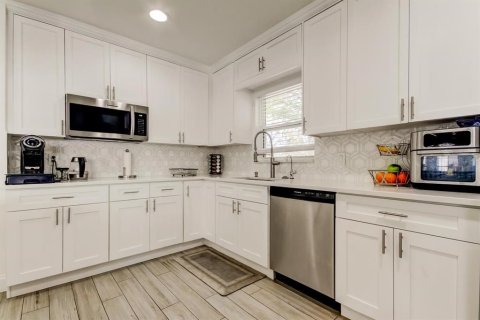 Villa ou maison à vendre à Tampa, Floride: 4 chambres, 209.96 m2 № 1548544 - photo 2