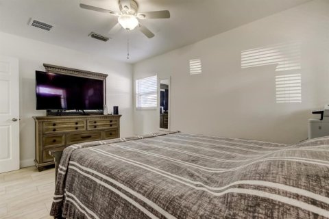 Villa ou maison à vendre à Tampa, Floride: 4 chambres, 209.96 m2 № 1548544 - photo 15
