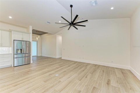 Villa ou maison à vendre à Punta Gorda, Floride: 3 chambres, 220.09 m2 № 2128531 - photo 11