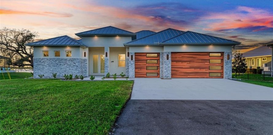 Villa ou maison à Punta Gorda, Floride 3 chambres, 220.09 m2 № 2128531