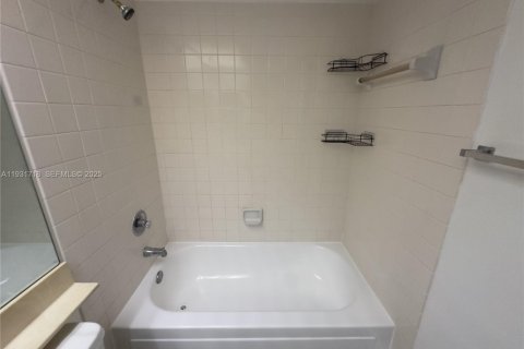 Condominio en alquiler en Homestead, Florida, 2 dormitorios, 99.41 m2 № 1990352 - foto 14