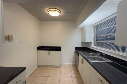 Condominio en alquiler en Homestead, Florida, 2 dormitorios, 99.41 m2 № 1990352 - foto 8