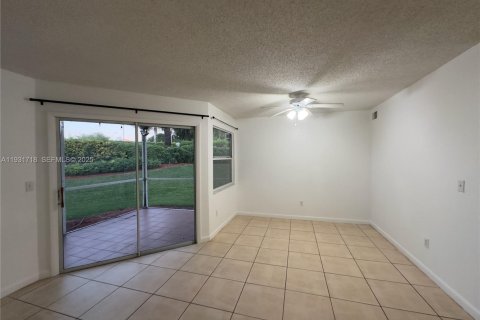 Condominio en alquiler en Homestead, Florida, 2 dormitorios, 99.41 m2 № 1990352 - foto 3