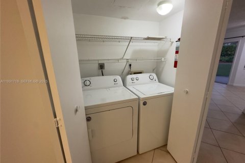 Condominio en alquiler en Homestead, Florida, 2 dormitorios, 99.41 m2 № 1990352 - foto 10