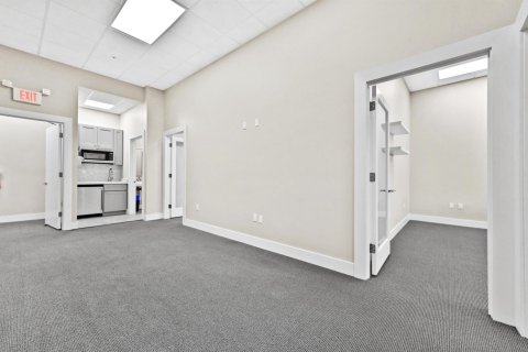 Propiedad comercial en venta en West Palm Beach, Florida № 2158404 - foto 10