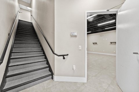 Propiedad comercial en venta en West Palm Beach, Florida № 2158404 - foto 5
