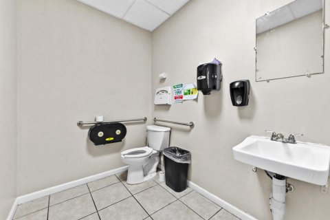 Propiedad comercial en venta en West Palm Beach, Florida № 2158404 - foto 27