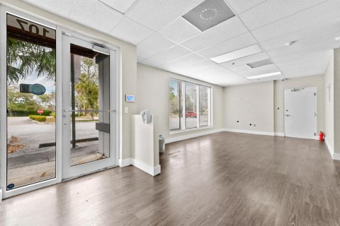 Propiedad comercial en venta en West Palm Beach, Florida № 2158404 - foto 15
