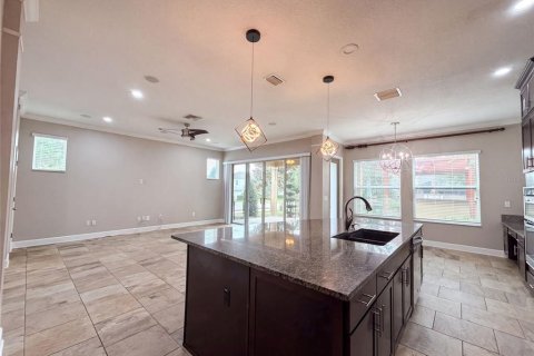 House in Apollo Beach, Florida 3 bedrooms, 200.67 sq.m. № 2203888 - photo 12