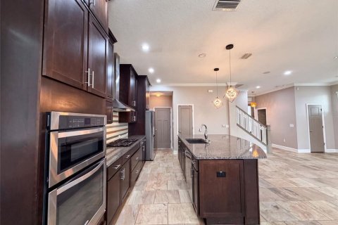House in Apollo Beach, Florida 3 bedrooms, 200.67 sq.m. № 2203888 - photo 11