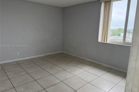 Copropriété à louer à Miami, Floride: 3 chambres, 111.95 m2 № 1987056 - photo 7