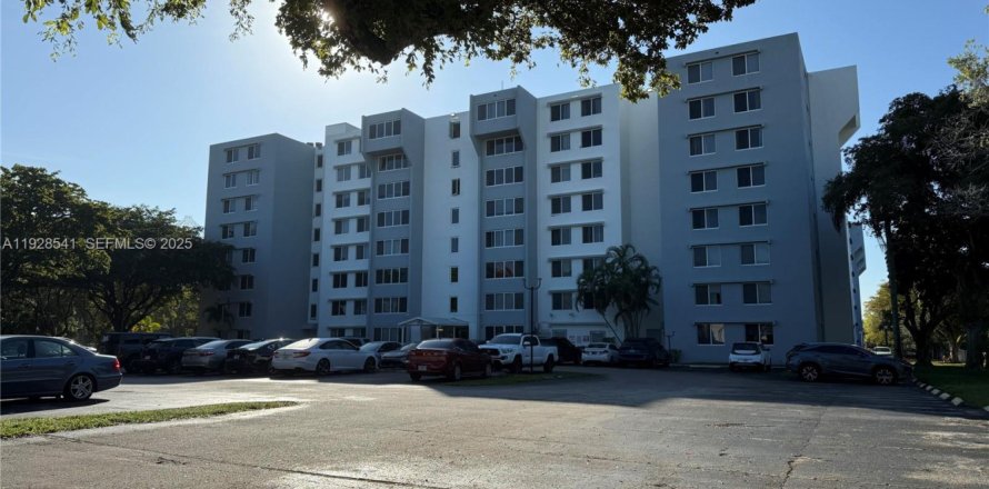 Condo à Miami, Floride, 3 chambres  № 1987056