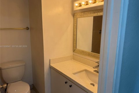 Copropriété à louer à Miami, Floride: 3 chambres, 111.95 m2 № 1987056 - photo 11