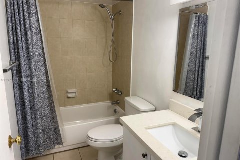 Copropriété à louer à Miami, Floride: 3 chambres, 111.95 m2 № 1987056 - photo 10