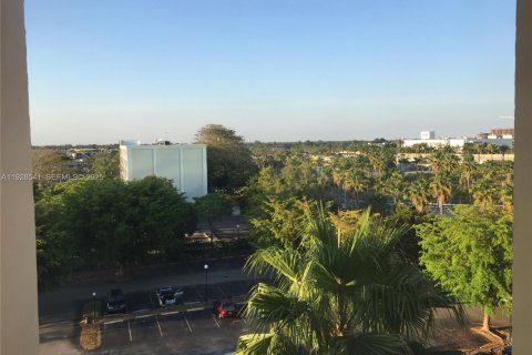 Copropriété à louer à Miami, Floride: 3 chambres, 111.95 m2 № 1987056 - photo 15