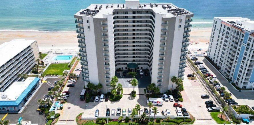 Condo in Daytona Beach, Florida, 3 bedrooms  № 2140139