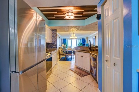 Condo in Daytona Beach, Florida, 3 bedrooms  № 2140139 - photo 14