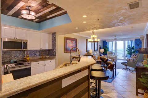 Condo in Daytona Beach, Florida, 3 bedrooms  № 2140139 - photo 13