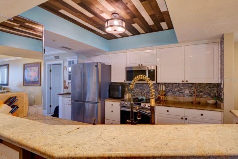 Condo in Daytona Beach, Florida, 3 bedrooms  № 2140139 - photo 11