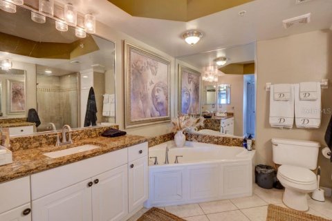 Condo in Daytona Beach, Florida, 3 bedrooms  № 2140139 - photo 29