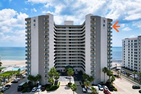 Condo in Daytona Beach, Florida, 3 bedrooms  № 2140139 - photo 2