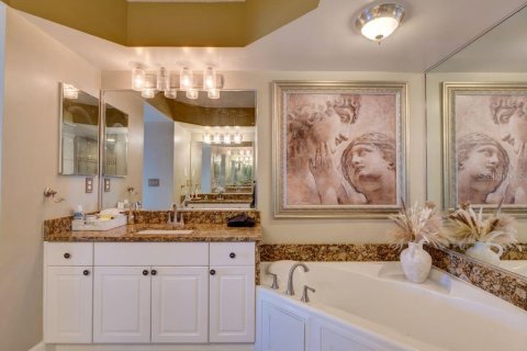 Condo in Daytona Beach, Florida, 3 bedrooms  № 2140139 - photo 28