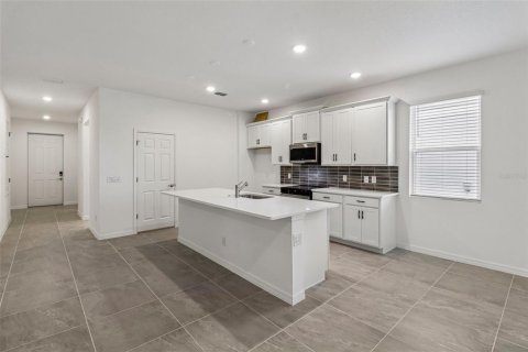 Casa en venta en DeLand, Florida, 4 dormitorios, 195.56 m2 № 2106872 - foto 2