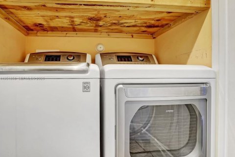 Купить виллу или дом в Лейк-Уорт, Флорида 2 спальни, 80.55м2, № 2006321 - фото 13