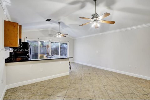 Купить виллу или дом в Лейк-Уорт, Флорида 2 спальни, 80.55м2, № 2006321 - фото 6