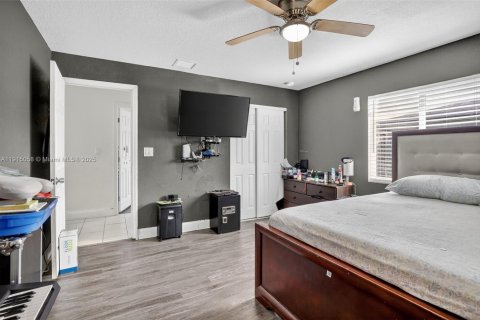 Casa en venta en Fort Lauderdale, Florida, 4 dormitorios, 141.86 m2 № 1970852 - foto 11