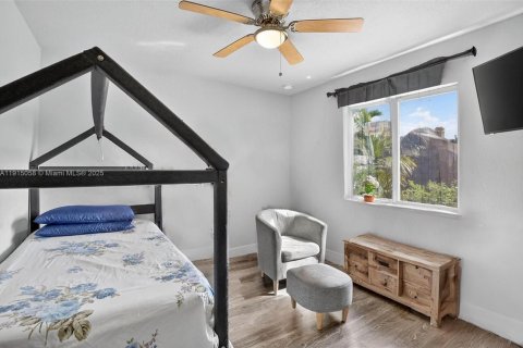Casa en venta en Fort Lauderdale, Florida, 4 dormitorios, 141.86 m2 № 1970852 - foto 15