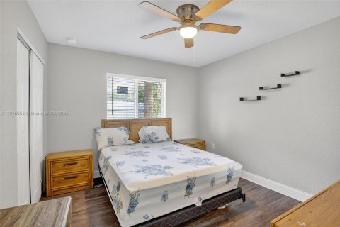 Casa en venta en Fort Lauderdale, Florida, 4 dormitorios, 141.86 m2 № 1970852 - foto 12
