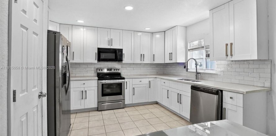 Casa en Fort Lauderdale, Florida 4 dormitorios, 141.86 m2 № 1970852