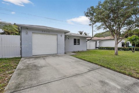 Casa en venta en Fort Lauderdale, Florida, 4 dormitorios, 141.86 m2 № 1970852 - foto 19