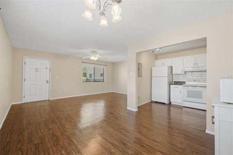 Copropriété à vendre à Palm Harbor, Floride: 1 chambre, 70.88 m2 № 2389434 - photo 6
